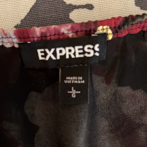 EXPRESS Off-the-Shoulder Floral Top with Gold Metallic Polka Dots-SZ Lg - Picture 8 of 16